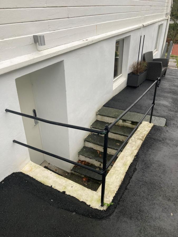 Appartement Kjellerleilighet - Naert Haukeland Sykehus. *